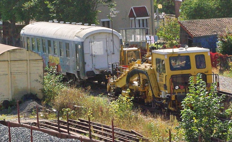 99 87 9 222 012-6 (2012-09-29 gare de Tergnier) Unima 08-16 GS - SNCF-AM ex 7.412 (5).jpg