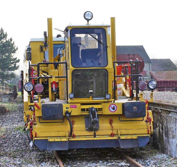 99 87 9 222 012-6 (2013-02-20 gare de Tergnier) Unima 08-16 GS - SNCF-AM ex 7.412 (10).jpg