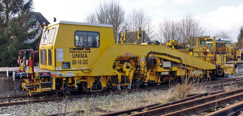 99 87 9 222 012-6 (2013-02-20 gare de Tergnier) Unima 08-16 GS - SNCF-AM ex 7.412 (9).jpg