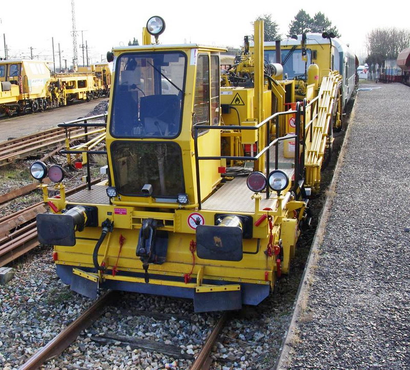 99 87 9 222 012-6 (2013-02-20 gare de Tergnier) Unima 08-16 GS - SNCF-AM ex 7.412 (20).jpg