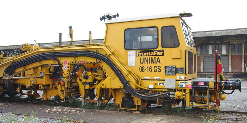 99 87 9 222 012-6 (2013-09-22 gare de Saint Quentin) Unima 08-16 GS - SNCF-AM ex 7.412 (21).jpg