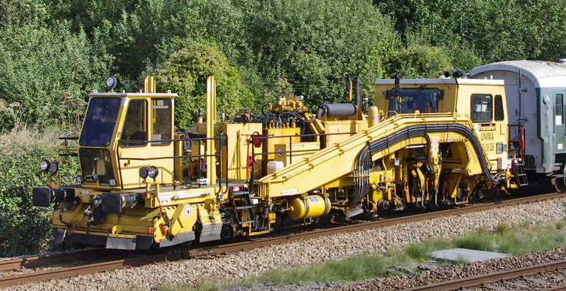 99 87 9 222 012-6 (2014-10-03 Pont de Bray à Jussy 02) Unima 08-16 GS - SNCF-AM ex 7.412 (1).jpg