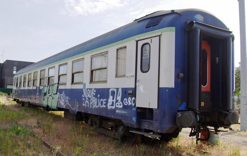 80 87 979 0 606-8 Uas H55 0 F SNCF-AM (2015 gare de Tergnier) (1).jpg