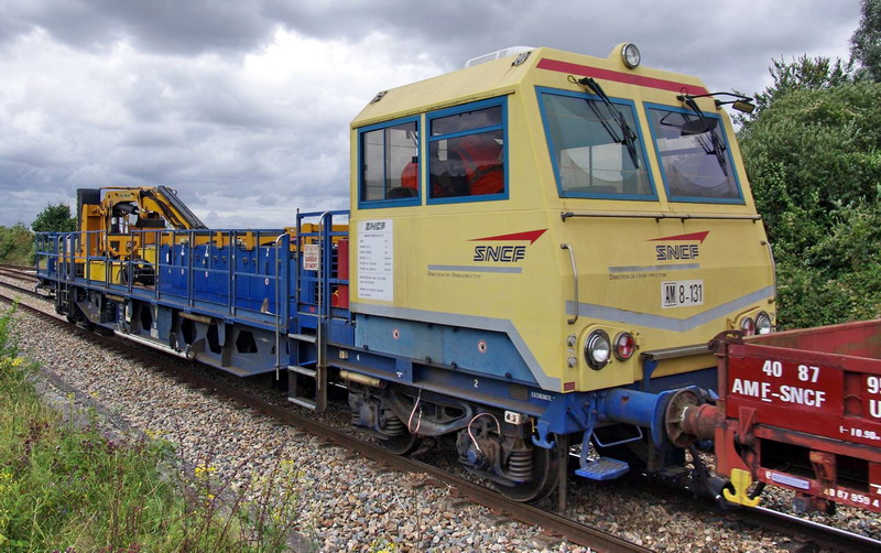 99 87 9 185 421-4 (2014-08-22 Pont de Bray à Jussy 02) DU 84 B 8-131 SNCF-AM (3).jpg