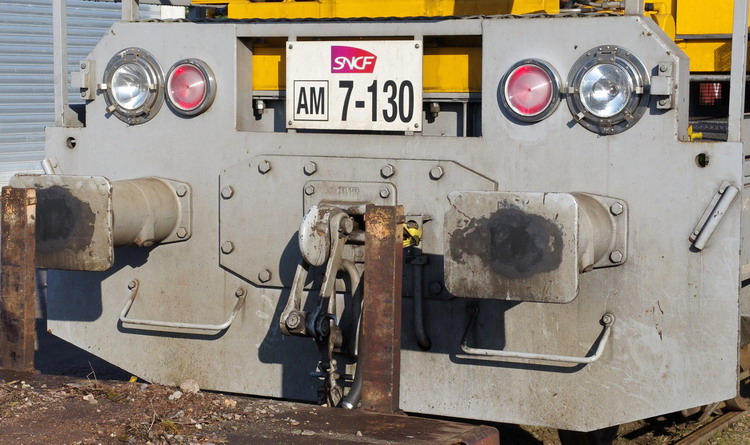 99 87 9 285 230-8 (2013-03-20 gare de Tergnier 02) DU 84 C AM 7.130 (6).jpg