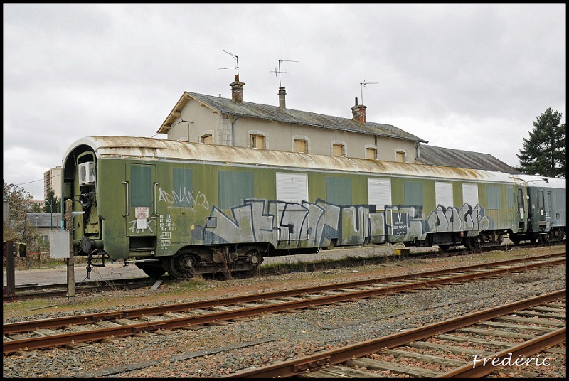 80 87 979 3 421-9 Uas H55-0 Vendôme01 050211-border.jpg