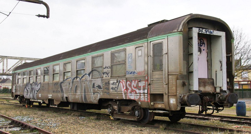 80 87 979 0 546-6 Uas H55 0 SNCF-PN (2016-04-01 gare de Tergnier) (14).jpg