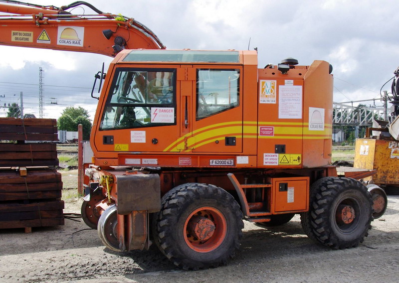 CASE 788 PRR (2016-06-27 gare de Tergnier) Colas Rail F 6200043 (13).jpg