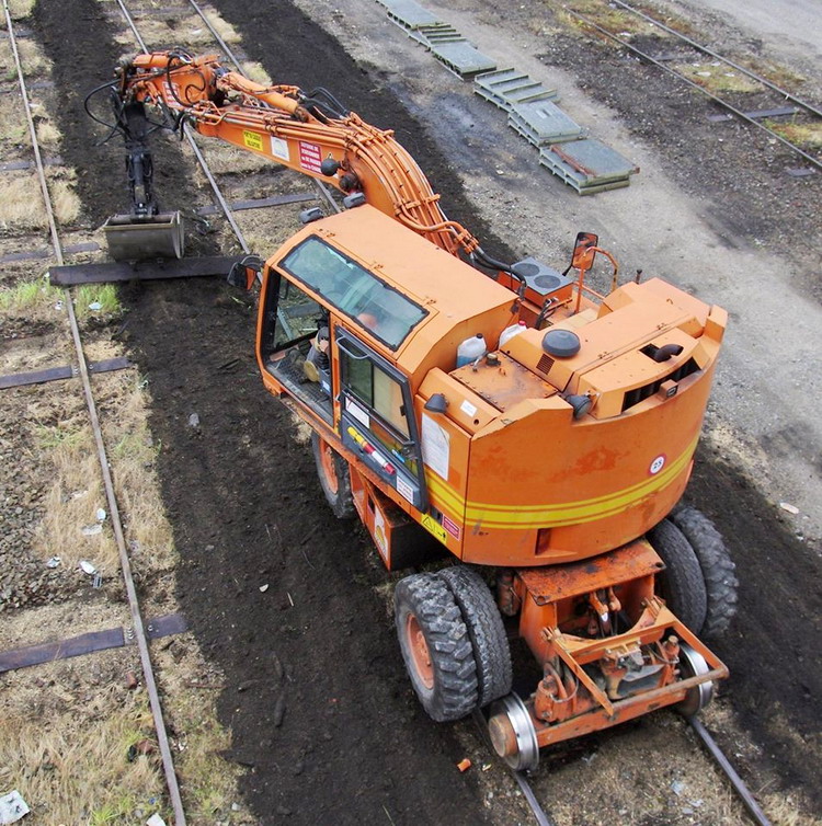 CASE 788 PRR (2016-07-01 gare de Tergnier) Colas Rail F 6200033 (18).jpg