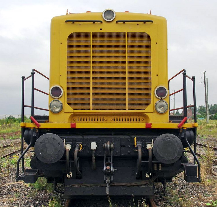 99 87 9 182 543-9 (2016-08-08 gare de Chaulnes) Colas Rail V211R  (9).jpg