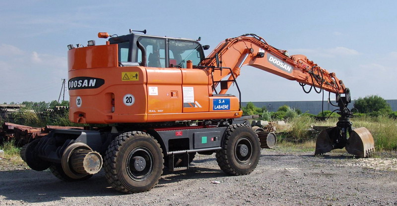 Doosan DX 160W RR (2016-08-16 Chaulnes) SA Labaere (1).jpg