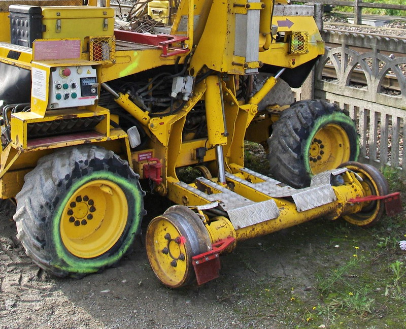 LAMA T1 2N - 05-0xx (2013-10-19 Aulnoye Aymeries) Colas Rail F 63000 31 (7).jpg