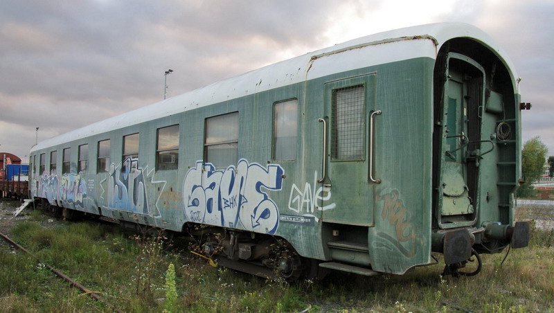 80 87 879 3 624-4 Uas SNCF-RO (2013-09-12 Saint Quentin) (3).jpg