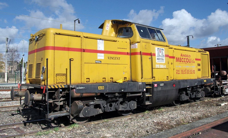 99 87 9 182 591-7 (2015-02-25 gare de Noyon) V212C n°380-0 Meccoli (11).jpg