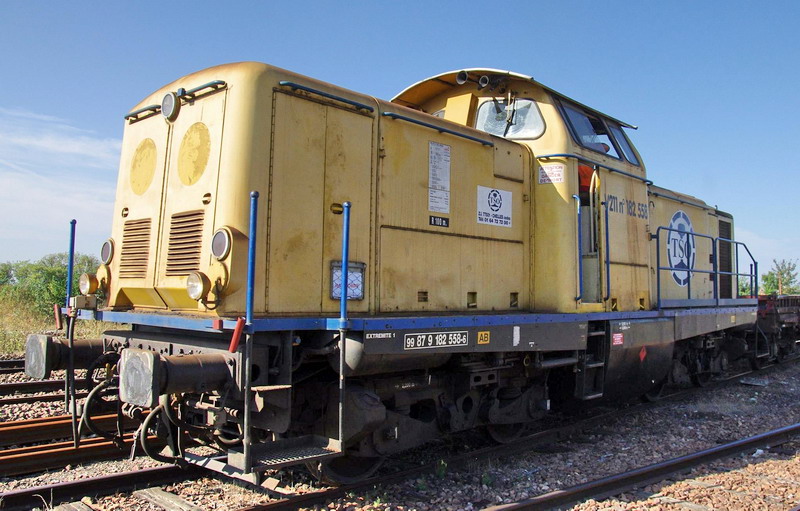 99 87 9 182 558-6 (2016-09-14 gare de Chaulnes) V211 TSO n°182 558 (2).jpg