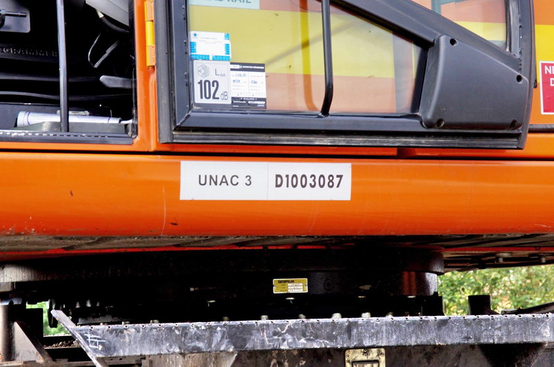 UNAC 22 TRR UP 2 (2016-09-16 gare de Ham) Colas Rail D 1003087 (3).jpg