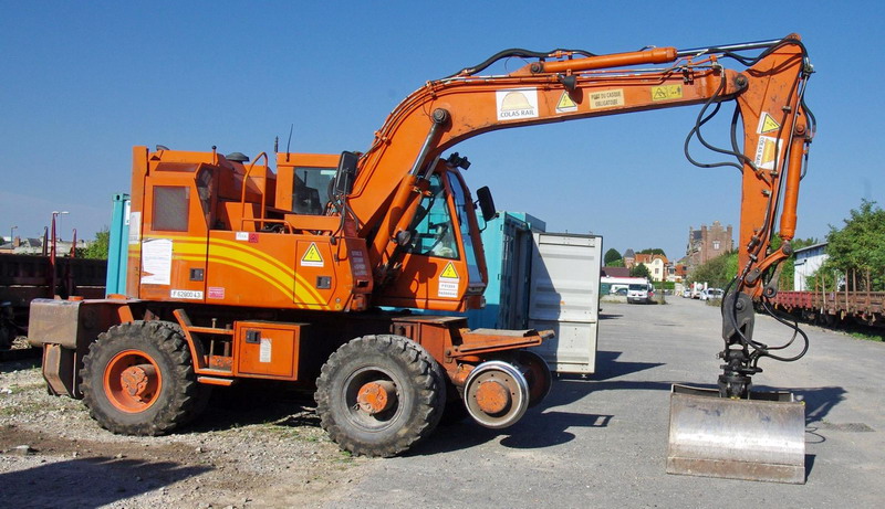 CASE 788 PRR (2016-09-14 gare de Chaulnes 80) Colas Rail F 6200043 (1).jpg