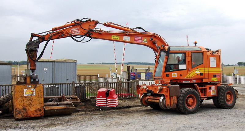 CASE 788 PRR (2016-09-15 Jussy) Colas Rail F 6200033 (1).jpg