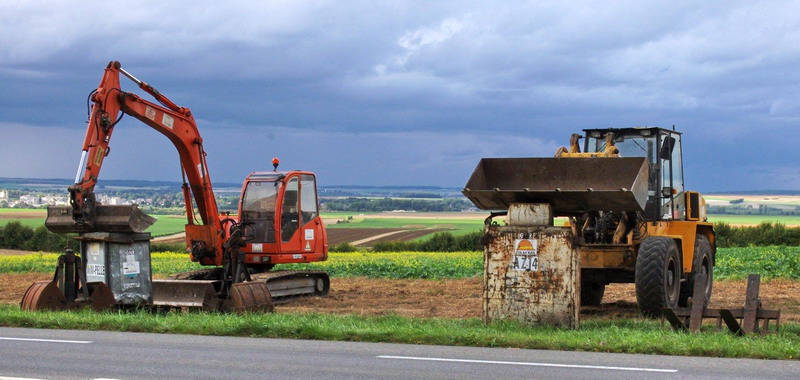 NEUSON 8002 RDV n°88 (2016-10-01 Villers-Bretonneux) Colas Rail F 620069 (0).jpg