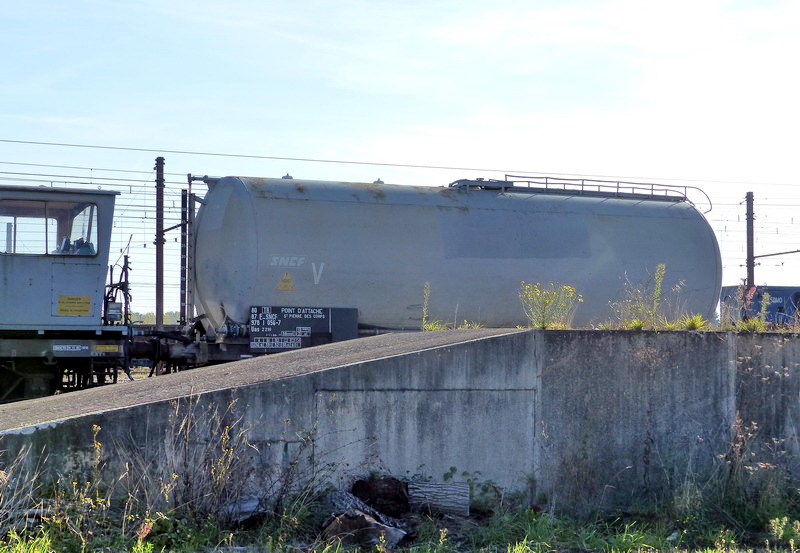 80 87 978 1 056-7 Uas Z21 6 F SNCF-TR (2016-10-30 Infrapôle LGV A) (1).jpg