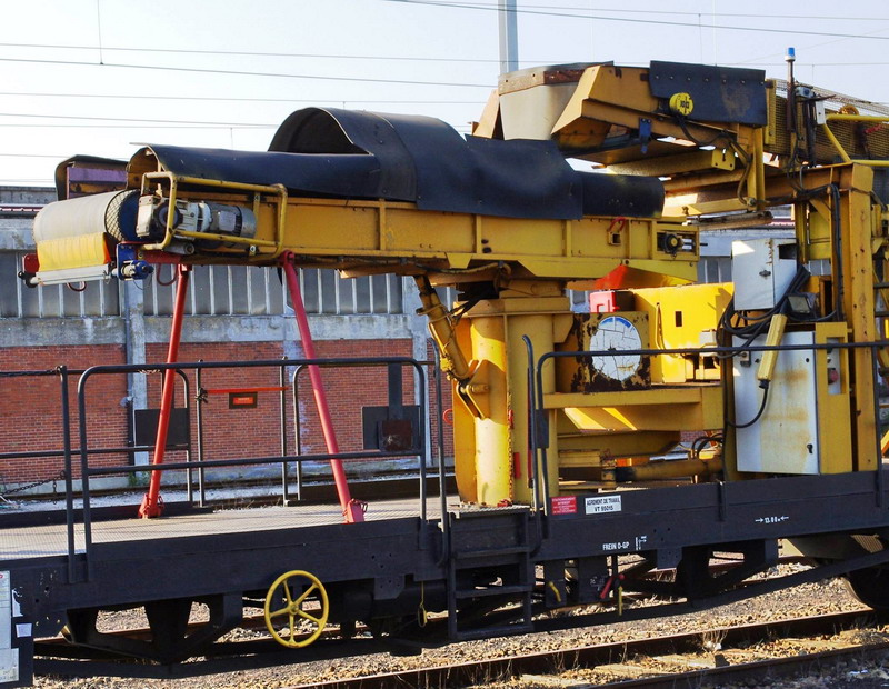 99 87 9 352 534-1 TSO (2013-06-05 gare de Saint Quentin) (7).jpg