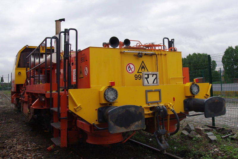 99 87 9 125 522-2 (2013-05-13 gare de Saint Quentin) R21 Colas Rail (12).jpg