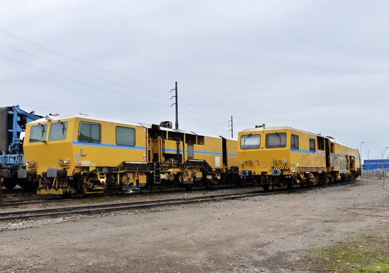 (3) 99 87 9 124 523-1 et 99 87 9 123 501-8.jpg