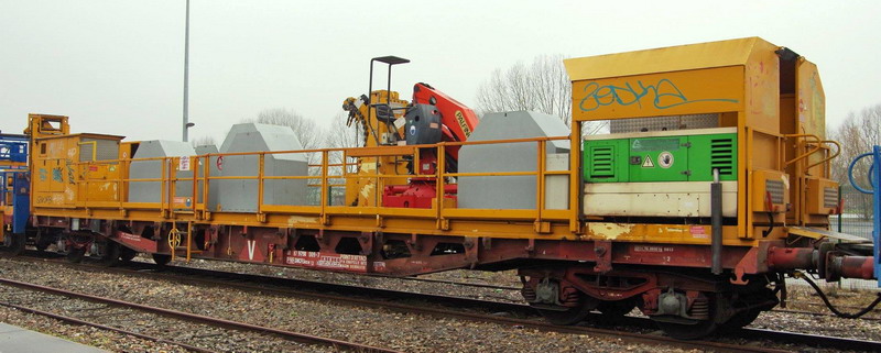 80 87 979 8 009-7 Uas W73 2 F SNCF-PN (2017-02-09 Saint Quentin) (2).jpg