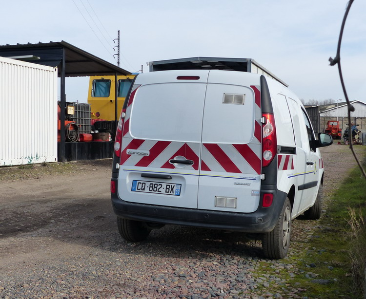 Renault Kangoo (2017-02-19 SPDC) CQ-882-BX (2).jpg