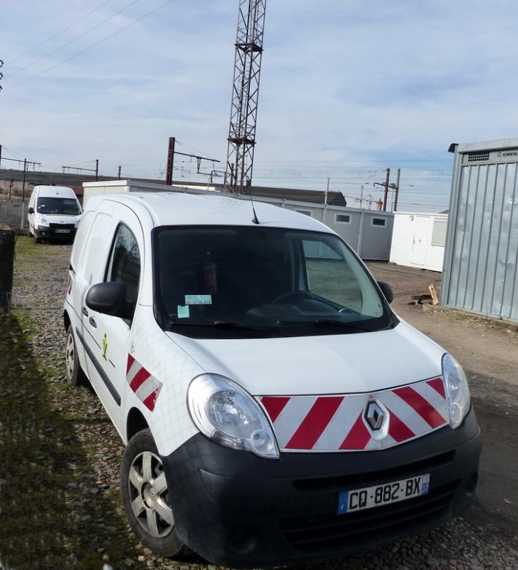 Renault Kangoo (2017-02-19 SPDC) CQ-882-BX (1).jpg