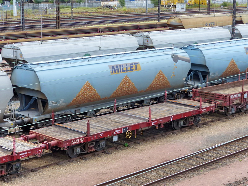 80 87 977 2 985-8 Uas S03 6 F SNCF-DJ (2015-07-25 SPDC) (1).jpg