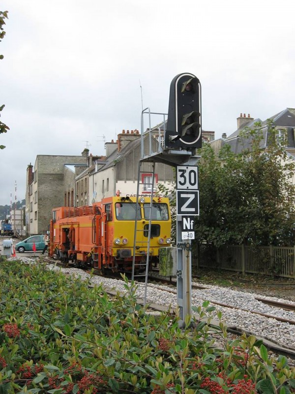 99 87 9 124 527-2 (2007-10-00 Cherbourg) B20 C75 Colas Rail (2).jpg