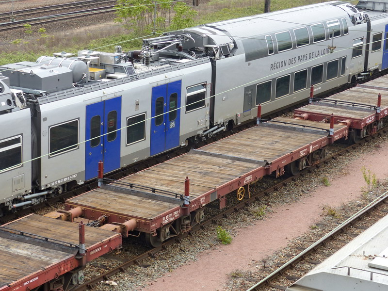 80 87 977 2 963-5 Uaks S03 6 F SNCF-DJ (2017-05-07 SPDC) (1).jpg