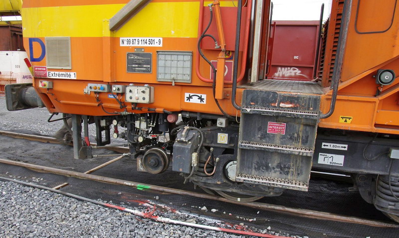 99 87 9 114 501-9 RM 900 HD 100 AHM (2013-06-12 Laon) Colas Rail (70).jpg