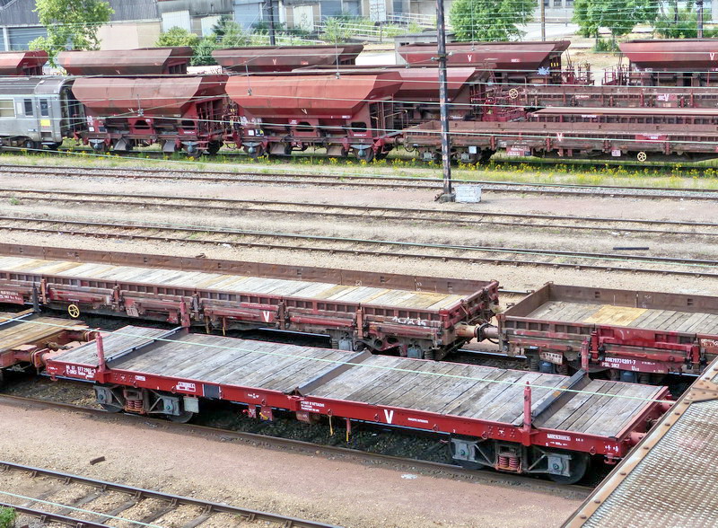 80 87 977 2 965-0 Uaks S03 6 F SNCF-DJ (2015-06-27 SPDC) (1).jpg