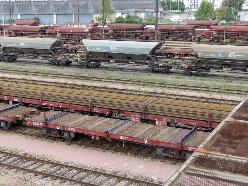 80 87 977 2 964-3 Uas S03 6 F SNCF-DJ (2015-09-04 SPDC) (1).jpg