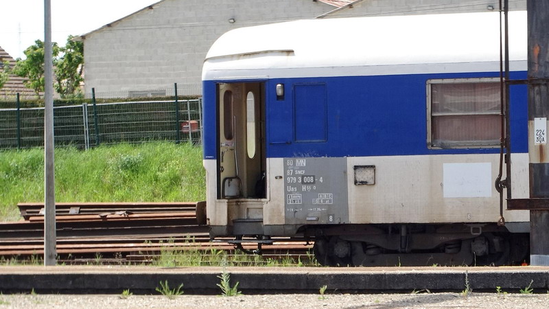 80 87 979 3 008-4 Uas H55 0 F SNCF-MN (2017-05-17 Nuit sous Raviéres) (1).jpg