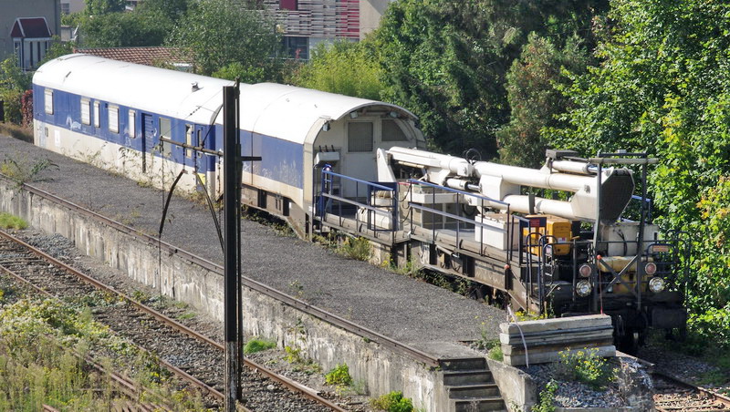 80 87 979 3 008-4 Uas H55 0 SNCF-MN (2015-10-02 Tergnier) (9).jpg