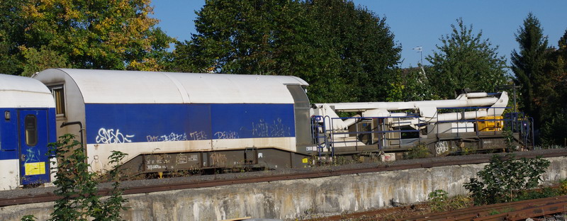 80 87 979 9 375-1 Uas W42 9 F SNCF-RO (2015-10-02 Tergnier) PF3 (3).jpg