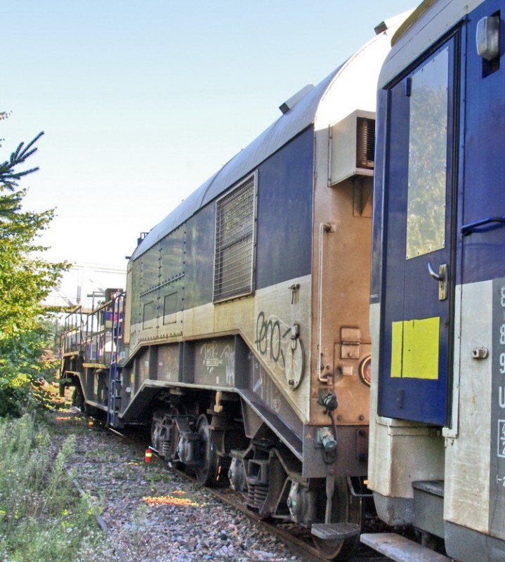 80 87 979 9 375-1 Uas W42 9 F SNCF-RO (2015-10-02 Tergnier) PF3 (30).jpg