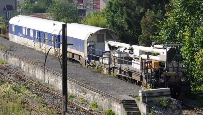80 87 979 9 375-1 Uas W42 9 F SNCF-RO (2015-10-02 Tergnier) PF3 (34).jpg