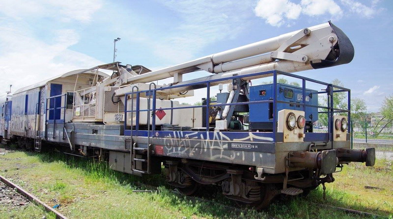 80 87 079 9 300-9 Uas W42 2 F-SNCF PF4 (2017-05-19 Saint Quentin) (13).jpg