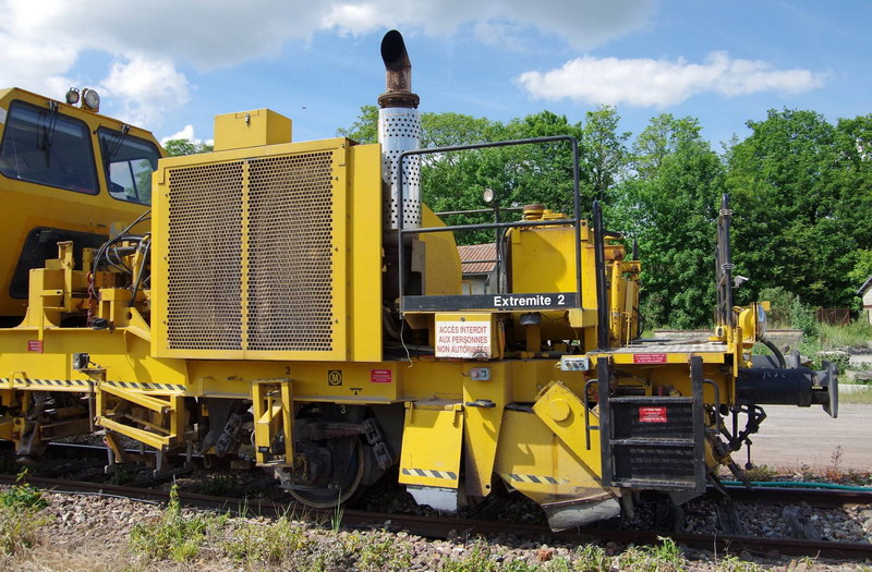 99 87 9 128 055-0 Combi 20 n°20005 (2017-05-31 Laon) SNCF-AM ex 9.353 (22).jpg