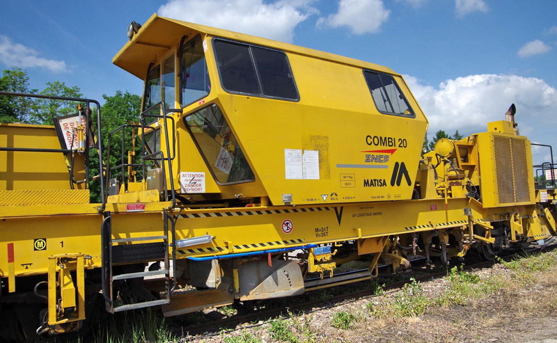 99 87 9 128 055-0 Combi 20 n°20005 (2017-05-31 Laon) SNCF-AM ex 9.353 (26).jpg