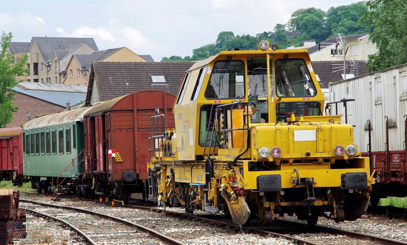 99 87 9 128 055-0 Combi 20 n°20005 (2017-06-02 Laon) SNCF-AM ex 9.353 (2).jpg