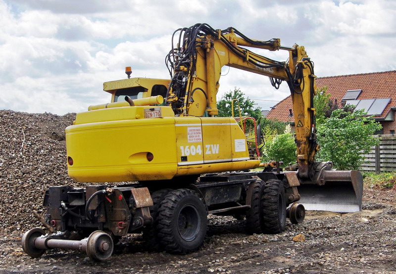 ATLAS TEREX 1604 KZW (2017-06-07 gare de Menin) Frateur de Pourcq (3).jpg