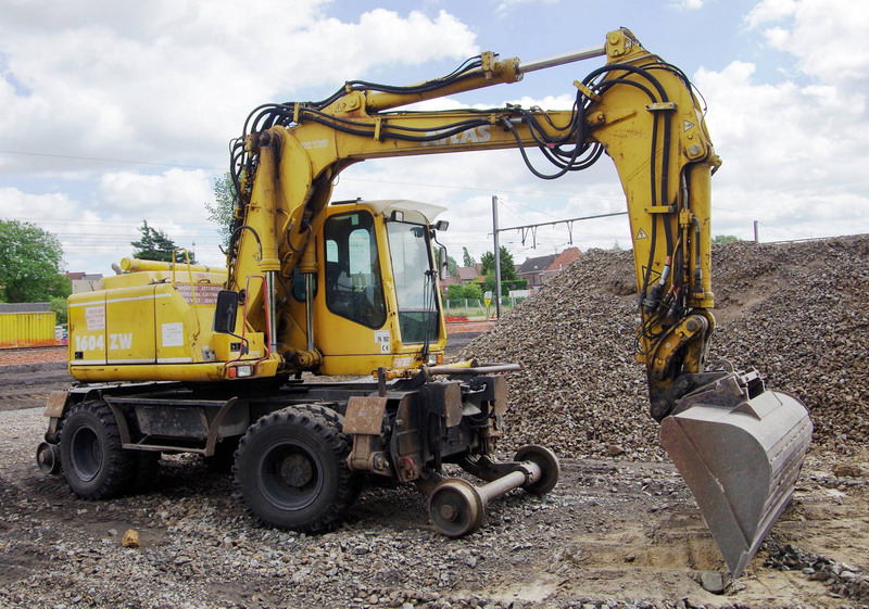 ATLAS TEREX 1604 KZW (2017-06-07 gare de Menin) Frateur de Pourcq (2).jpg