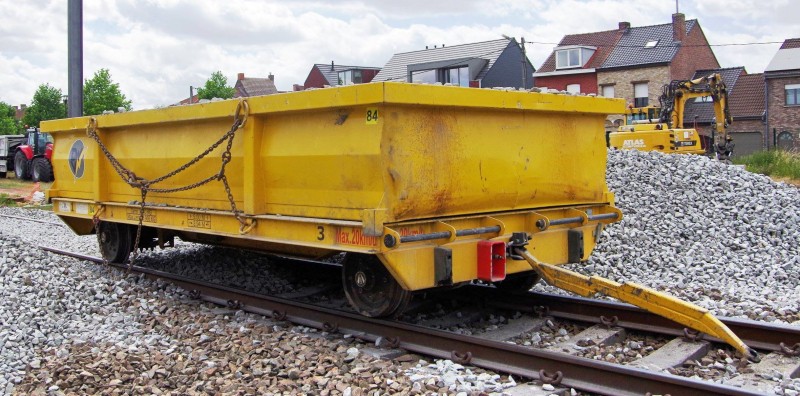 Lorry I&L Railtraillers (2017-06-07 gare de Menin) Witte-Vandecaeye (4).jpg