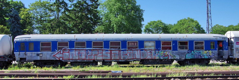 80 87 979 0 572-3 Uas H55 0 F SNCF-RO (2017-06-09 gare de Laon) (5).jpg