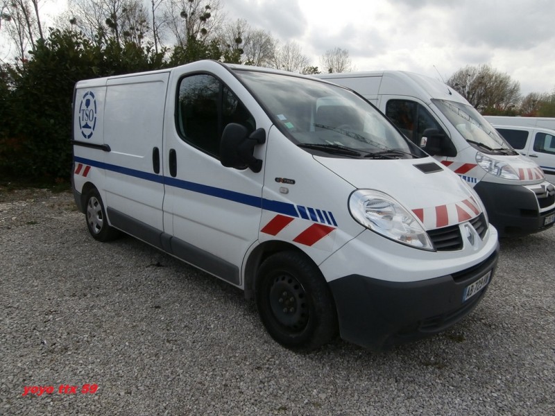 TSO Renault Trafic AB-729-HW-77=3.JPG